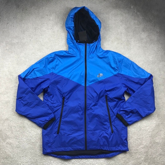 nike packable windrunner